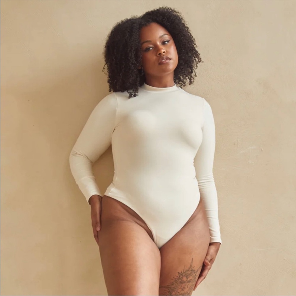 Klassy Network‎ Ivory Long Sleeve Mock neck Bodysuit XS